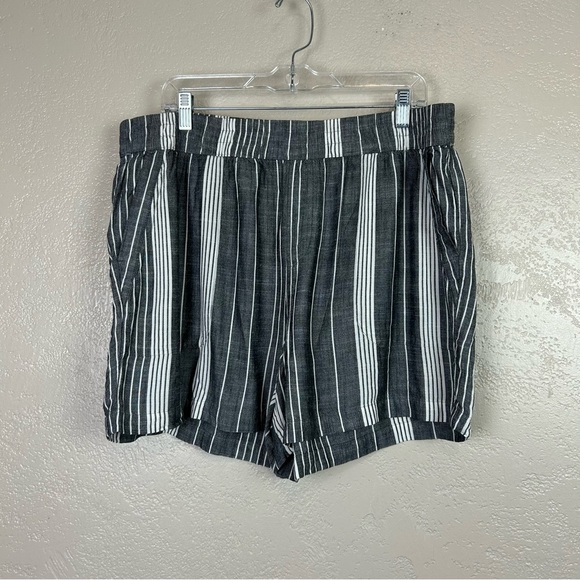 Sonoma‎ Womens  Shorts Pull-On Casual Striped Black White Pockets Elastic Waist - Picture 1 of 8
